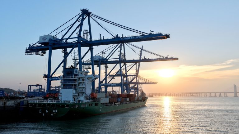 La Chine apparaît en tant que partenaire commercial parmi les 3 premiers contre 157 pays, régions