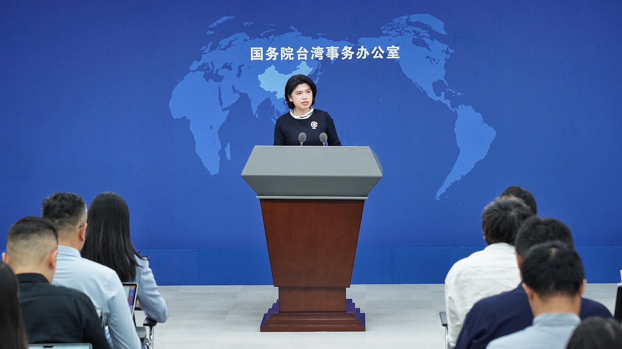 Zhu Fenglian, porte-parole du bureau des affaires du Conseil d'État Taiwan, lors d'une conférence de presse régulière. / VCG