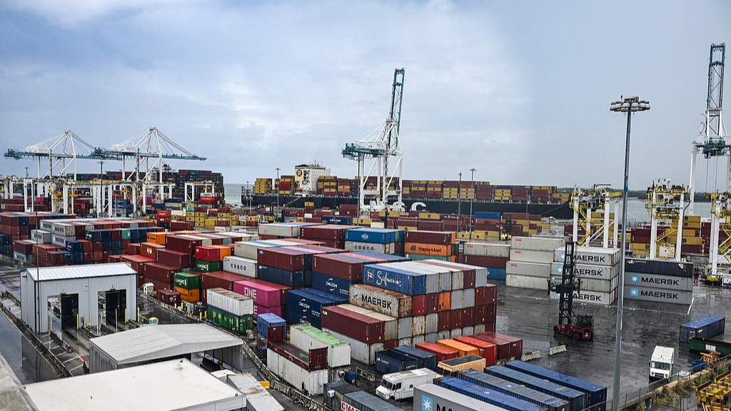 Répéteurs d'expédition au port de Miami à Miami, en Floride, 7 août 2025. / VCG