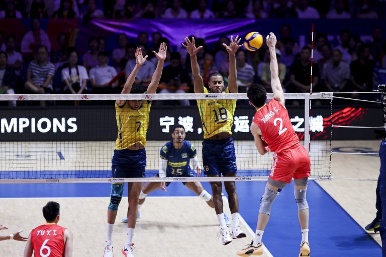 Rallye du Brésil pour battre la Chine, passer aux demi-finales des finales VNL masculines