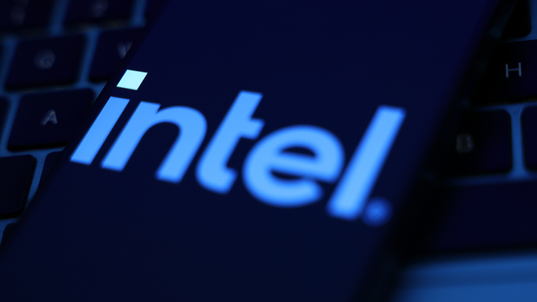 Trump dit qu&rsquo;Intel a accepté de nous donner une participation de 10% du gouvernement