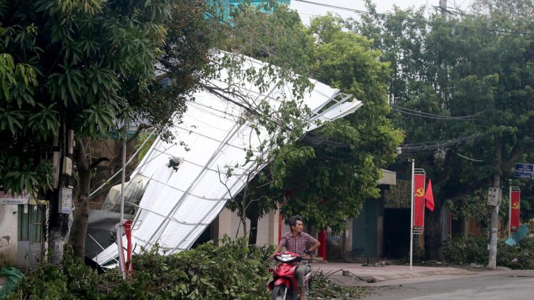 Typhoon Kajiki kills five people in Thailand