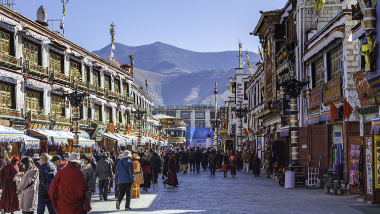 Xizang fait des réalisations sociales économiques historiques sur 60 ans