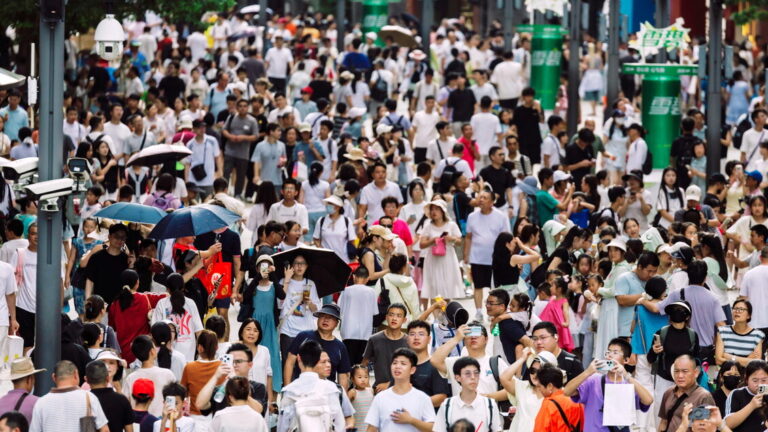 China, August surplus rises to 102.33 billion, +3.1% export