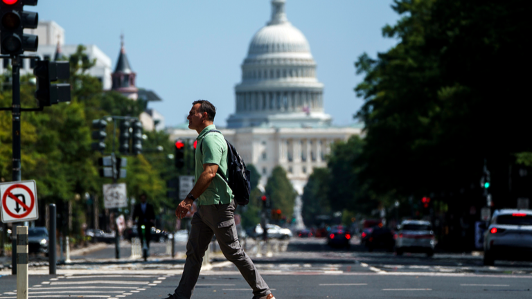 La croissance de l’emploi aux États-Unis efface fortement en août, le chômage atteint un sommet de 4 ans