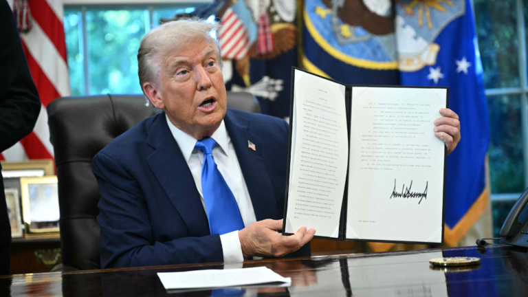 La répression du visa H-1B de Trump bouleverse le livre de jeu de l&rsquo;industrie informatique indienne