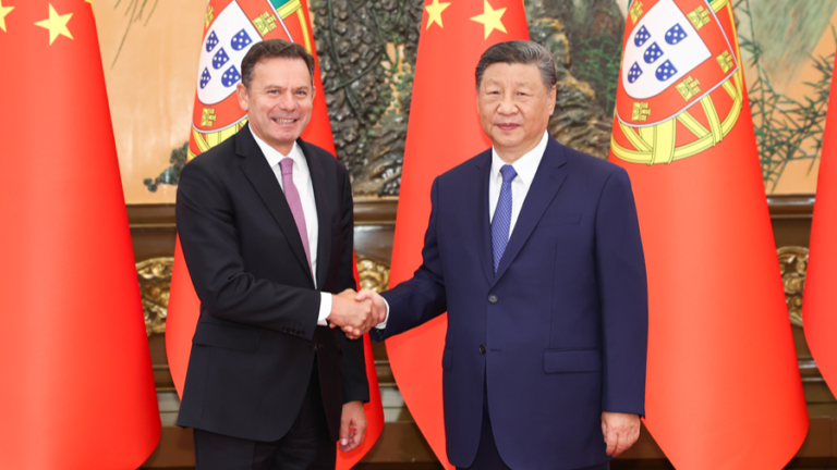 Le président chinois Xi Jinping rencontre le Premier ministre portugais Luis Montenegro