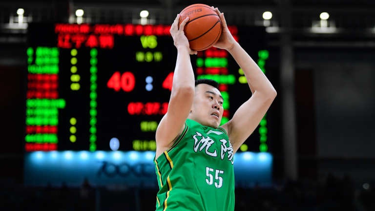 Liaoning fidèle Han Dejun se retire après la carrière de CBA chargée de trophée