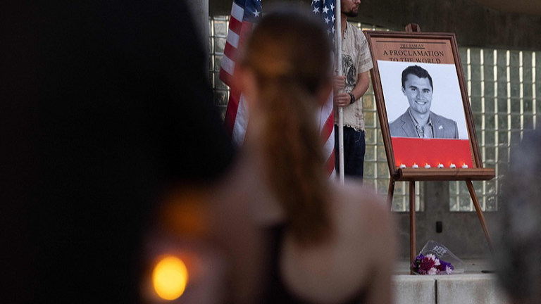 Qui était Charlie Kirk? Ce que nous savons de la fusillade et du suspect