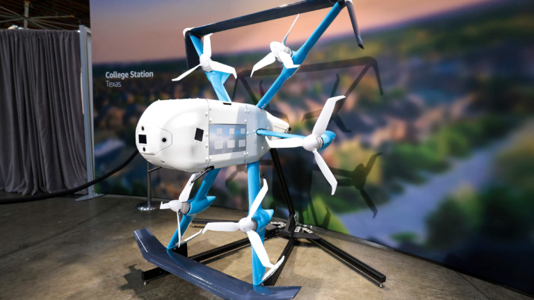 Deux drones de livraison Amazon se bloquent sous enquête fédérale