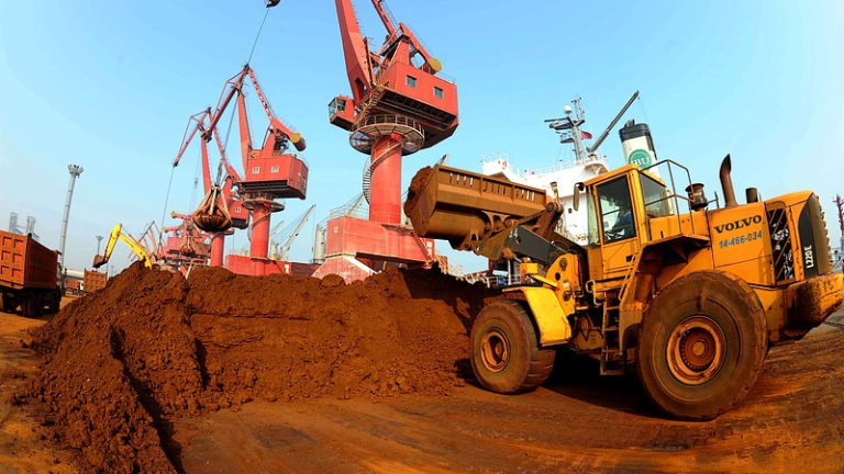 La Chine défend le contrôle des exportations de terres rares et exhorte les États-Unis à dialoguer