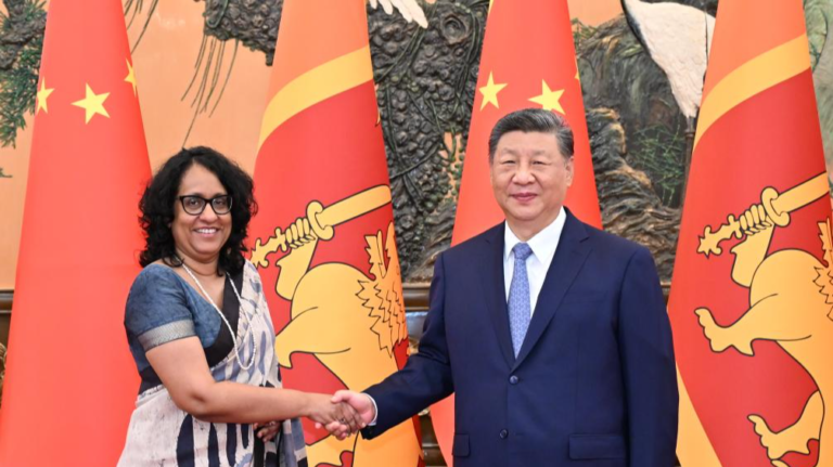 Le président chinois Xi Jinping rencontre le Premier ministre sri-lankais à Pékin