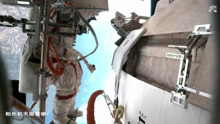 L&rsquo;équipage chinois du Shenzhou-20 établira un nouveau record du plus long séjour spatial