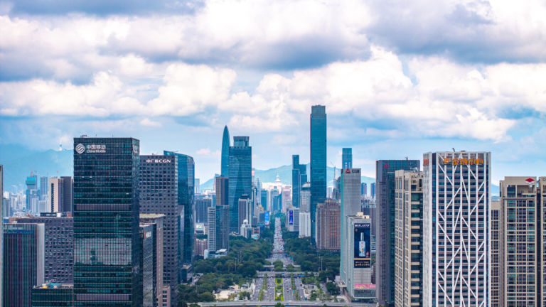 Nouvelles propositions et signaux économiques de la quatrième séance plénière