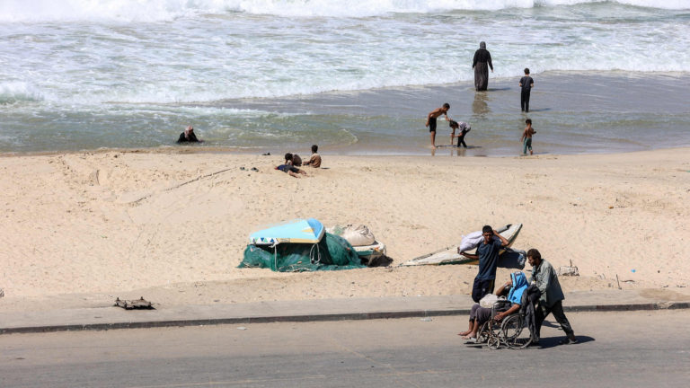 Trump exhorte Israël à arrêter les frappes sur Gaza suite à la déclaration du Hamas