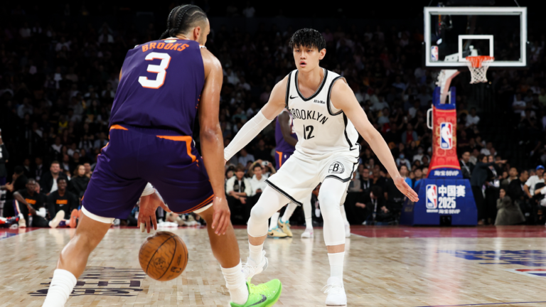 Zeng Fanbo fait ses débuts à domicile avec les Brooklyn Nets à Macao