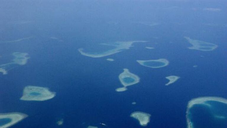 ‘Generational’ smoking ban in the Maldives, the first in the world