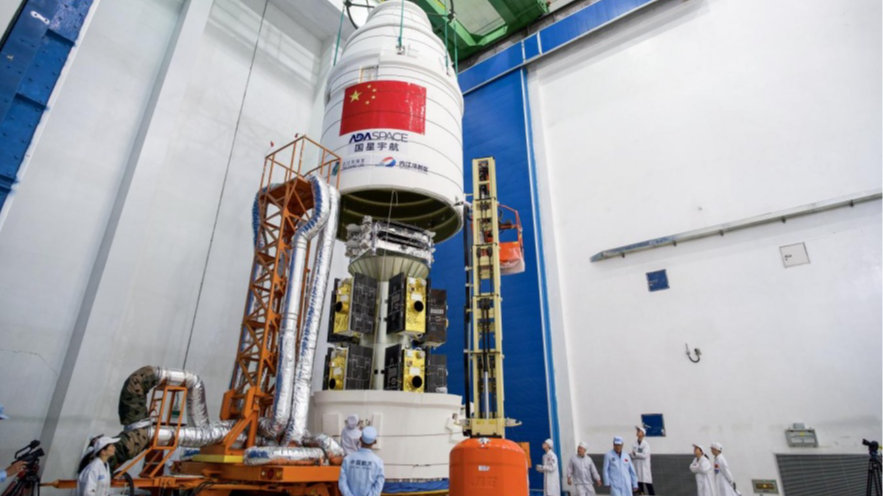 La disposition des 12 satellites informatiques dans le vaisseau spatial. /Technologie aérospatiale GuoXing