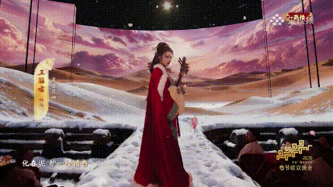 Une scène de pétales tourbillonnants générés par l'IA en accord avec le mouvement de l'artiste lors du gala./CMG