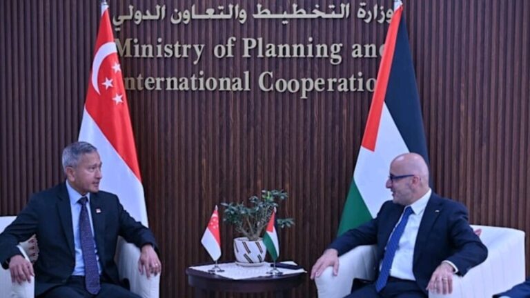 Finance Minister of Palestine visits Singapore