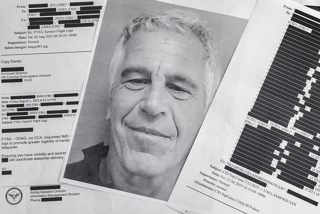 Copies imprimées des dossiers de Jeffrey Epstein. /VCG