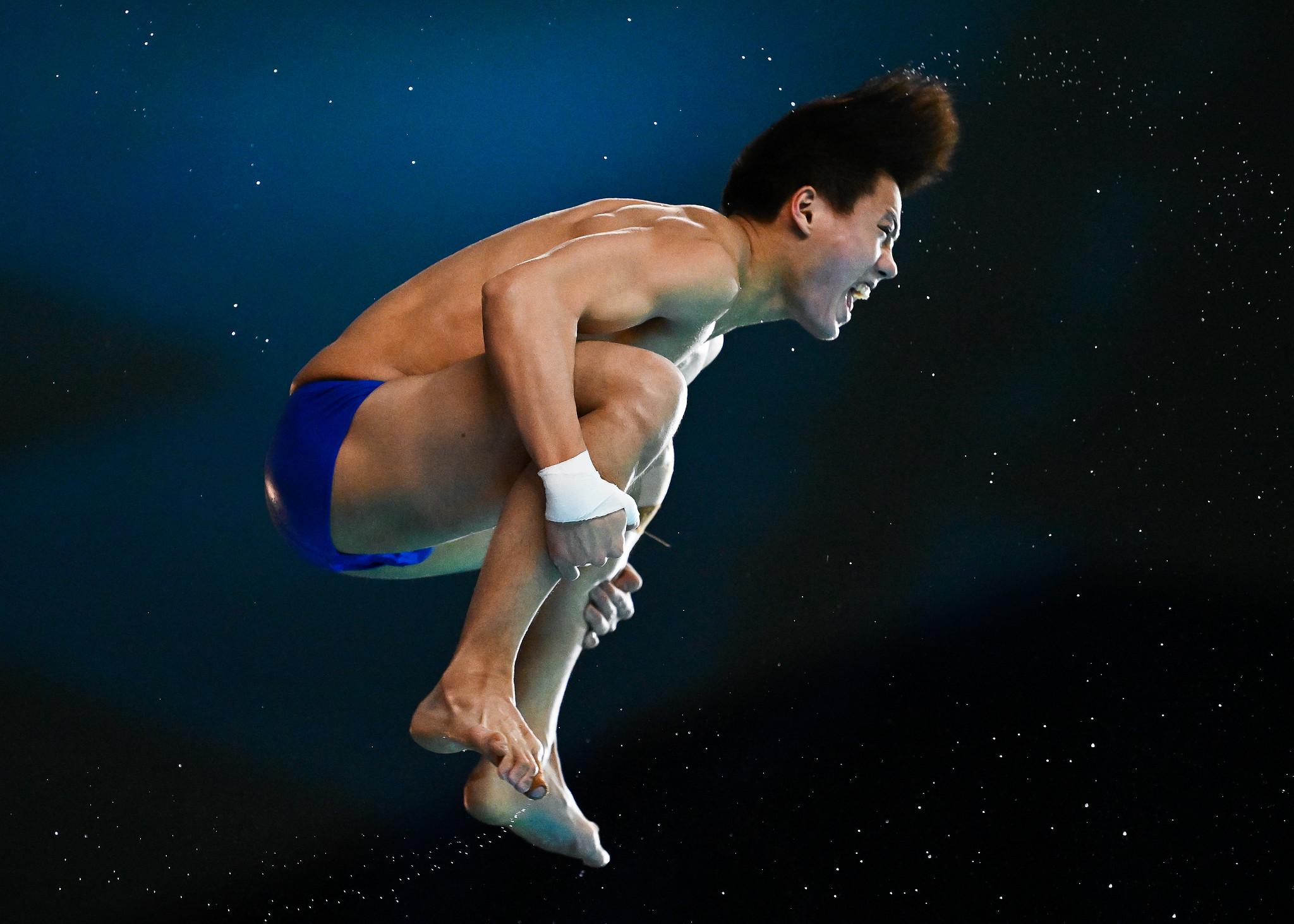 Bai Yuming, de l'équipe chinoise, participe à la finale de la plate-forme masculine de 10 m lors de la Coupe du monde de plongée aquatique 2026, étape 1 à Montréal, Canada, le 28 février 2026. /VCG