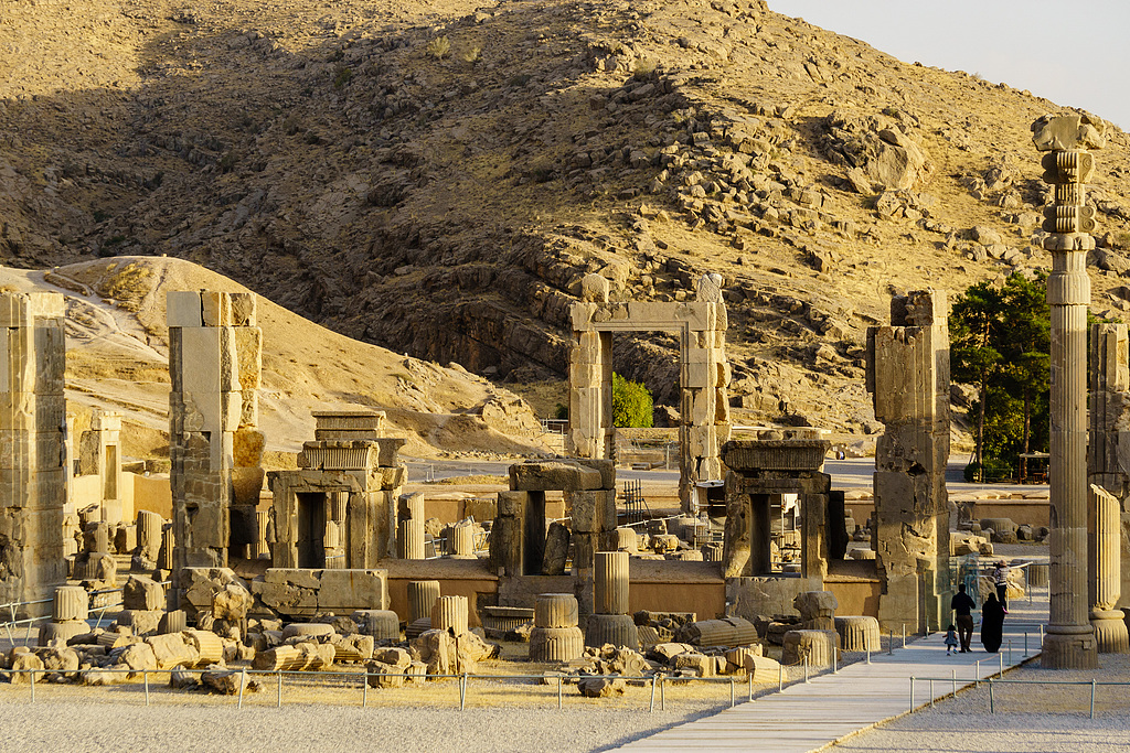 Persépolis, capitale cérémonielle de l'empire achéménide, Iran /VCG