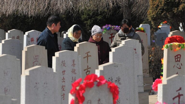 China, stop the use of apartments as cemeteries
                  
