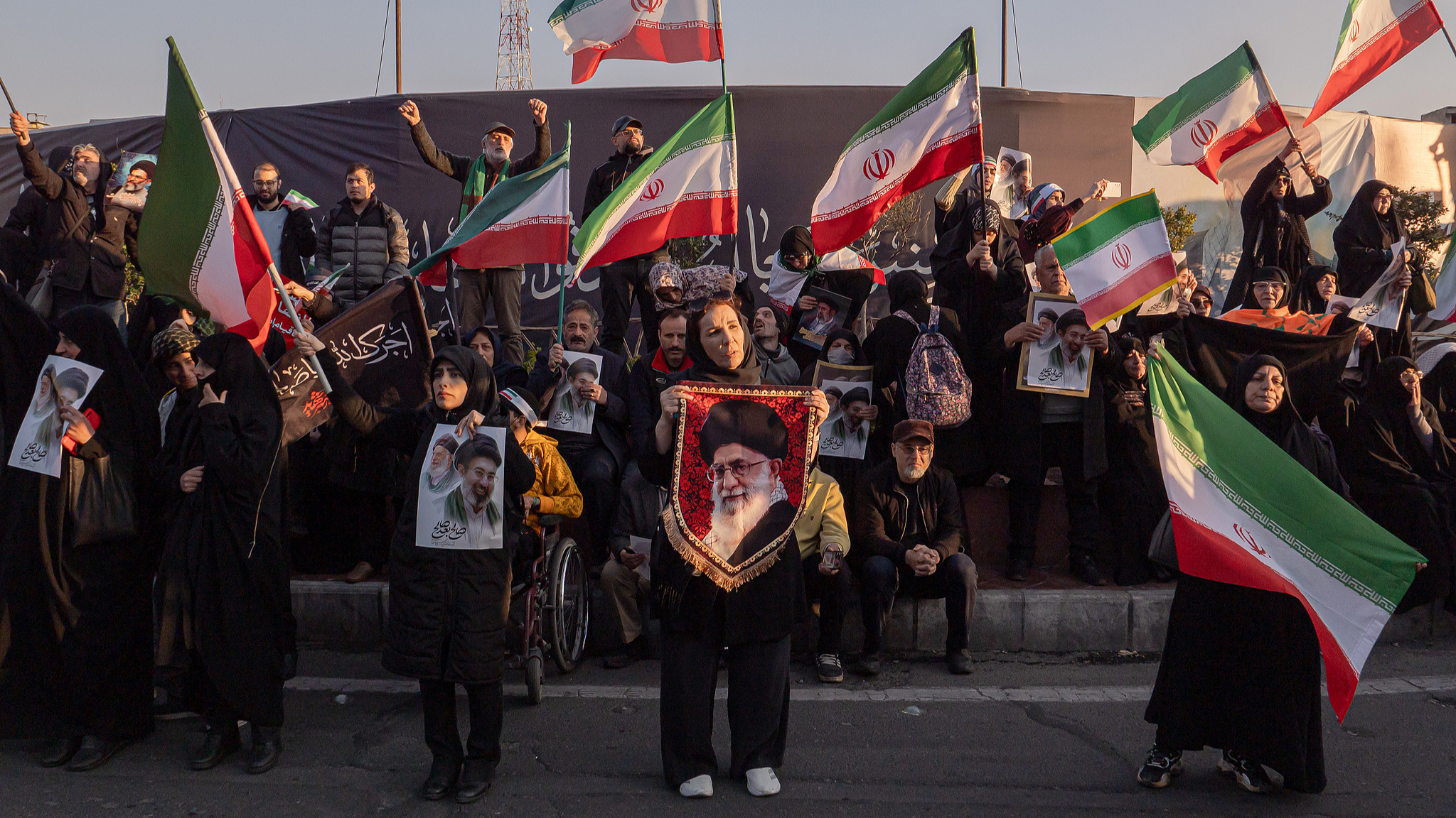 Des Iraniens se rassemblent sur la place Enghelab de Téhéran, en Iran, le 17 mars 2026. /VCG