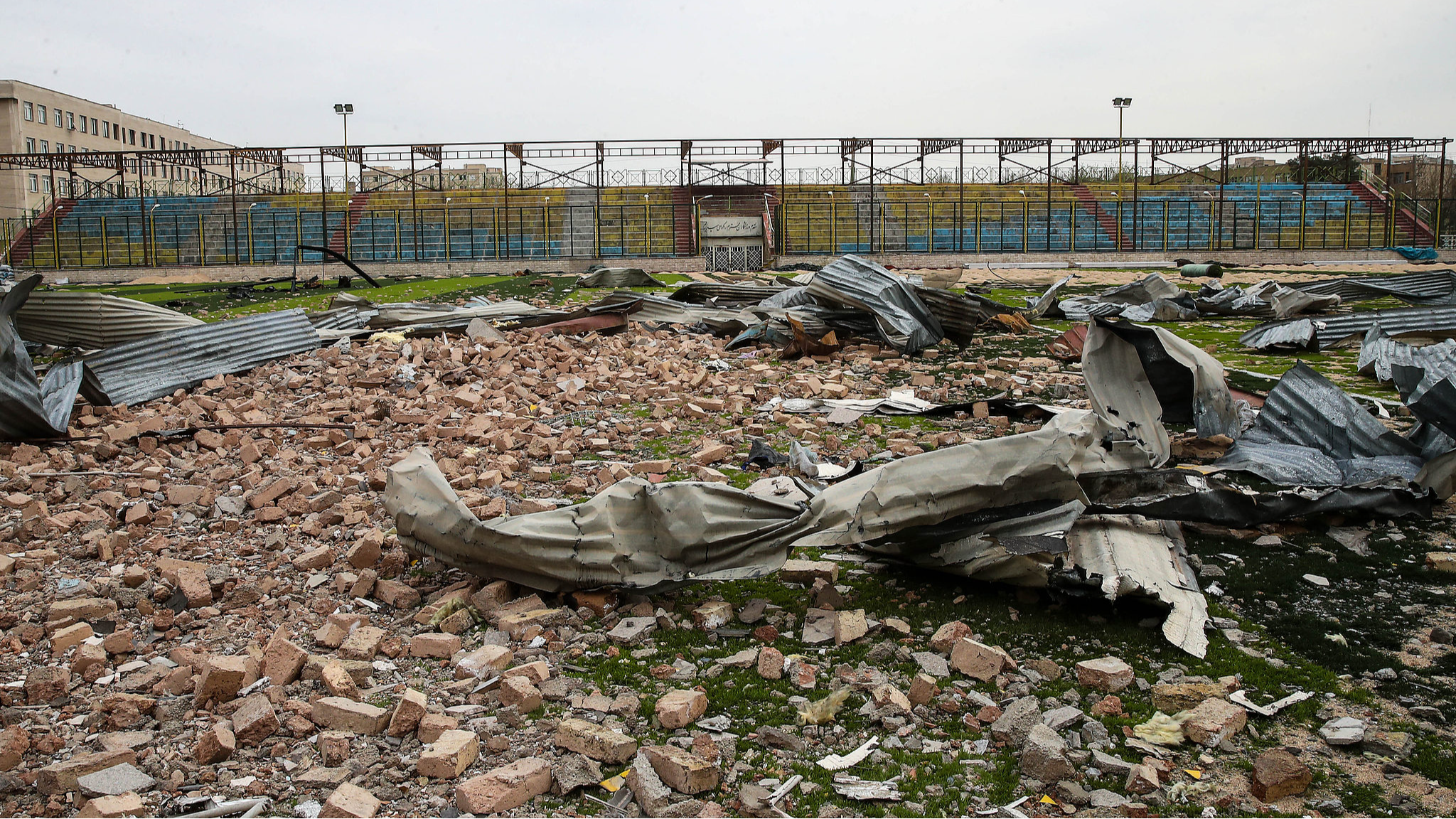 Une vue générale de la destruction du complexe sportif Shohadan-e Esmaeili, ciblé par les frappes aériennes américaines et israéliennes, Téhéran, le 17 mars 2026. /VCG