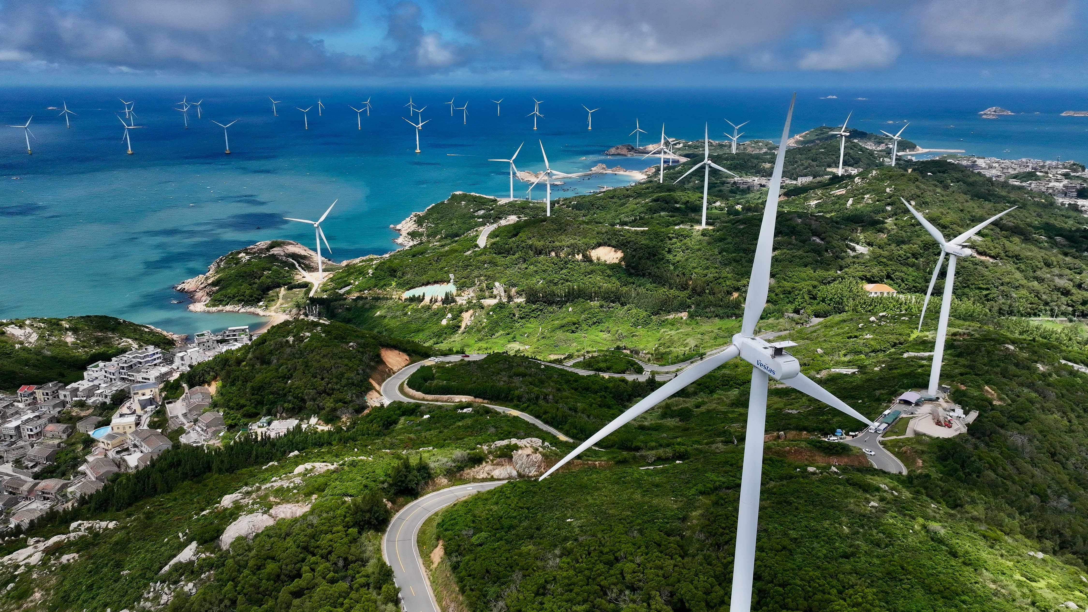 Un parc éolien offshore, Pingtan, dans la province du Fujian (sud-est de la Chine), le 25 août 2025. /VCG