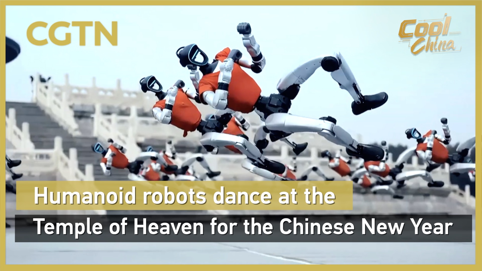 Spectacle d'arts martiaux robotiques au célèbre Temple du Ciel de Pékin