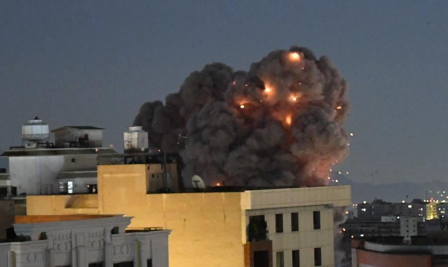 De la fumée s'élève des bâtiments de Téhéran, en Iran, le 29 mars 2026. /Xinhua