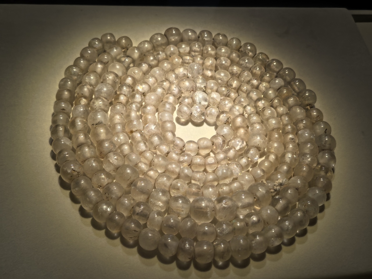 Une photo prise le 10 avril montre un artefact exposé au Musée national de Chine à Pékin. /CGTN 