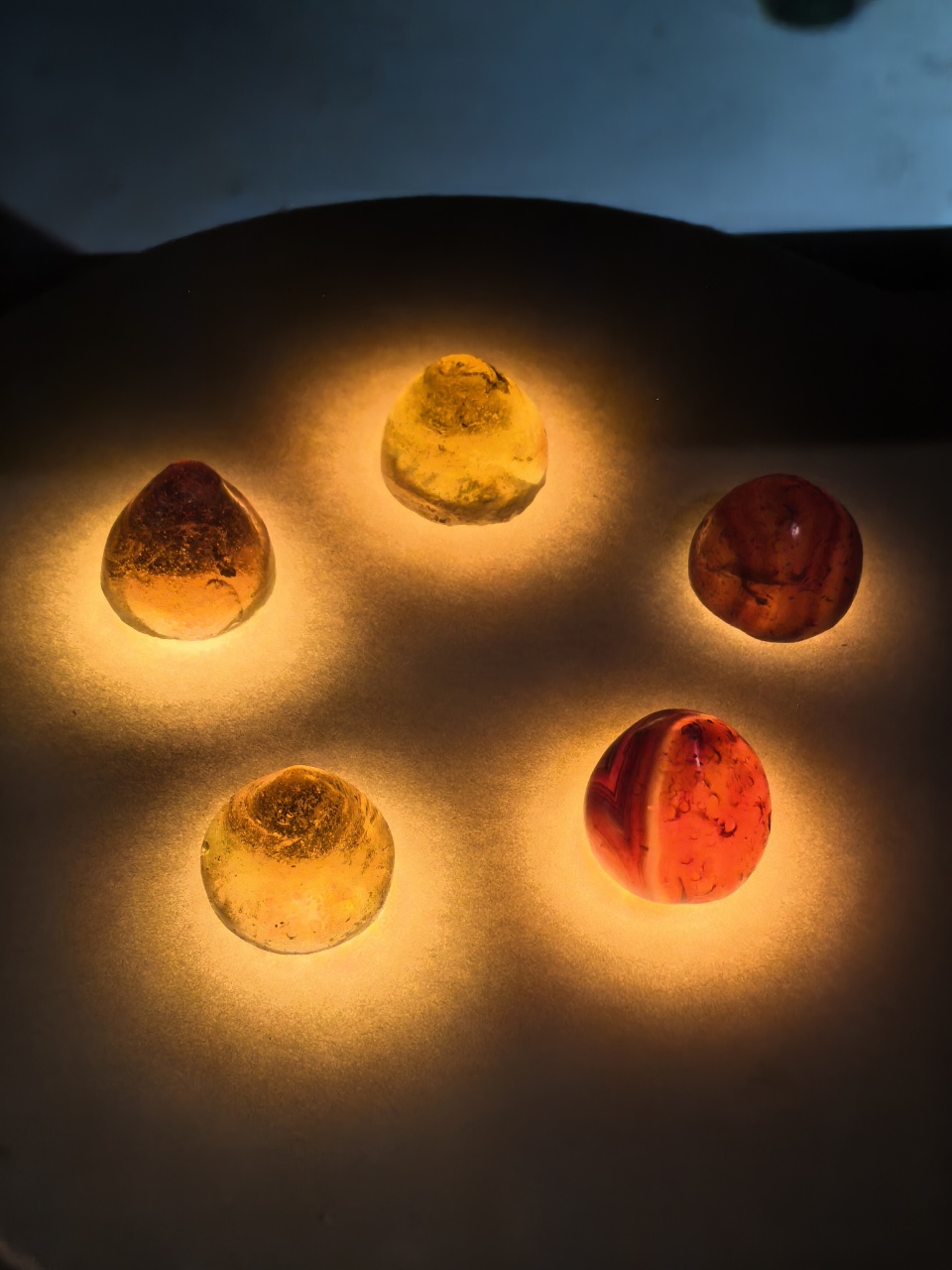 Une photo prise le 10 avril montre des objets exposés au Musée national de Chine à Pékin. /CGTN 