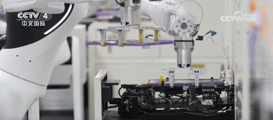 Les chaînes d'assemblage d'une usine d'appareils intelligents à Nanchang, dans la province du Jiangxi, dans l'est de la Chine, le 15 avril 2026. /CMG