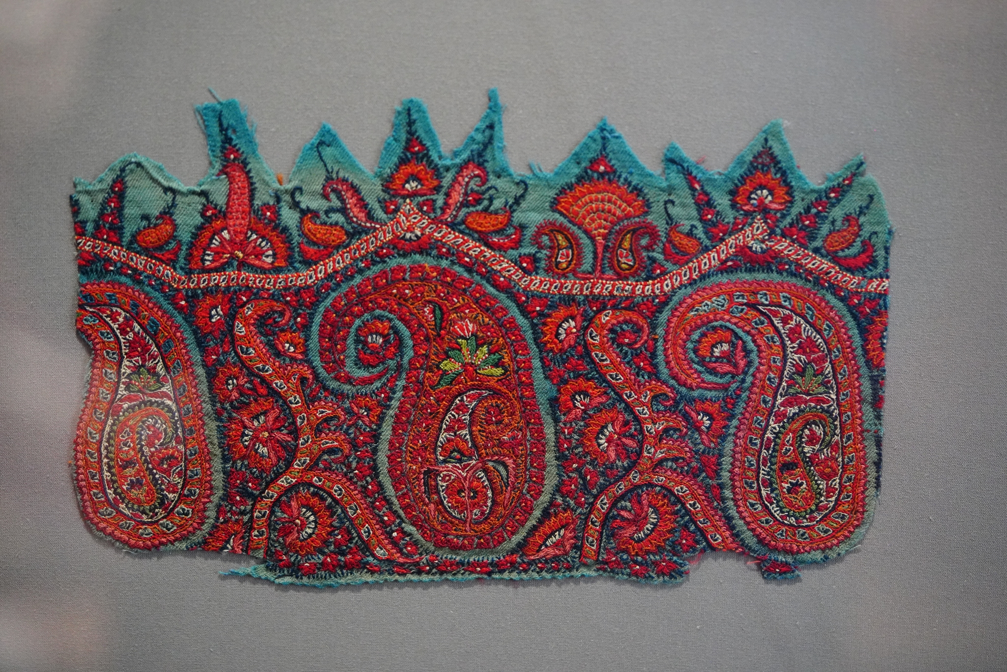 Une photo prise le 18 janvier 2026 montre un lot de 151 pièces (ou ensembles) de trésors culturels iraniens provenant de cinq musées iraniens exposés à Hohhot, dans la région autonome de Mongolie intérieure, dans le nord de la Chine. /VCG