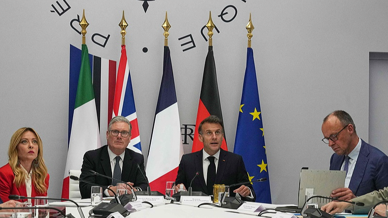 (De gauche à droite) La Première ministre italienne Giorgia Meloni, le Premier ministre britannique Keir Starmer, le président français Emmanuel Macron et le chancelier allemand Friedrich Merz assistent à un sommet international sur les efforts visant à rouvrir le détroit d'Ormuz à l'Elysée à Paris, France, le 17 avril 2026. /VCG