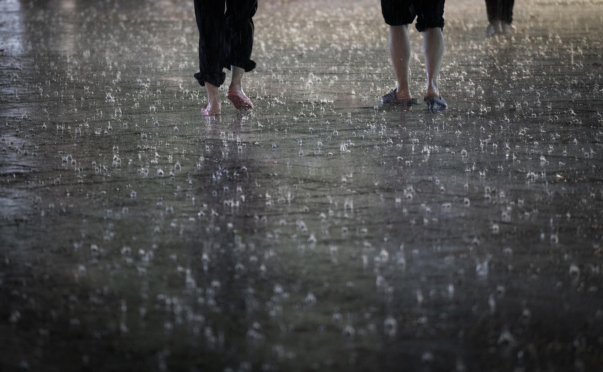 De fortes pluies balayent la municipalité de Chongqing, dans le sud-ouest de la Chine, le 19 avril 2026. /VCG