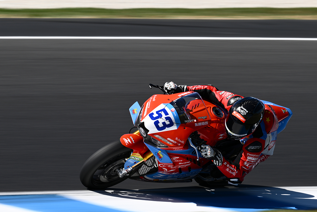Le pilote français Valentin Debise de ZXMOTO Factory Evan Bros Racing lors des essais libres WorldSSP, l'un des Championnats du Monde FIM Superbike 2026 au circuit du Grand Prix de Phillip Island à Phillip Island, Victoria, Australie, le 20 février 2026. /VCG