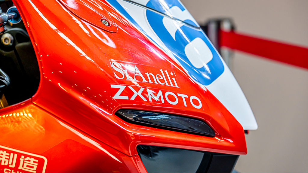 Une moto ZXMOTO est présentée à la 139e Foire d'importation et d'exportation de Chine (Foire de Canton) à Guangzhou, province du Guangdong, Chine, le 16 avril 2026. /VCG