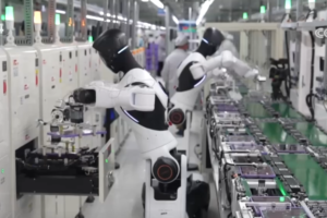 La Chine déploie les premiers robots humanoïdes au monde sur les chaînes d&rsquo;assemblage