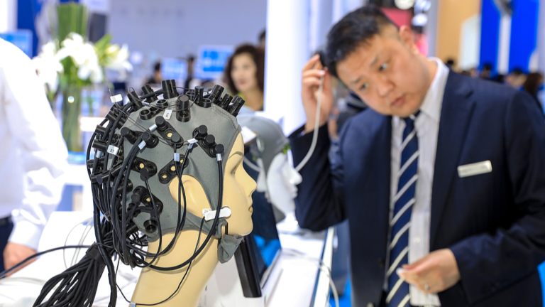 La Chine publie des normes nationales pour la BCI et les technologies émergentes