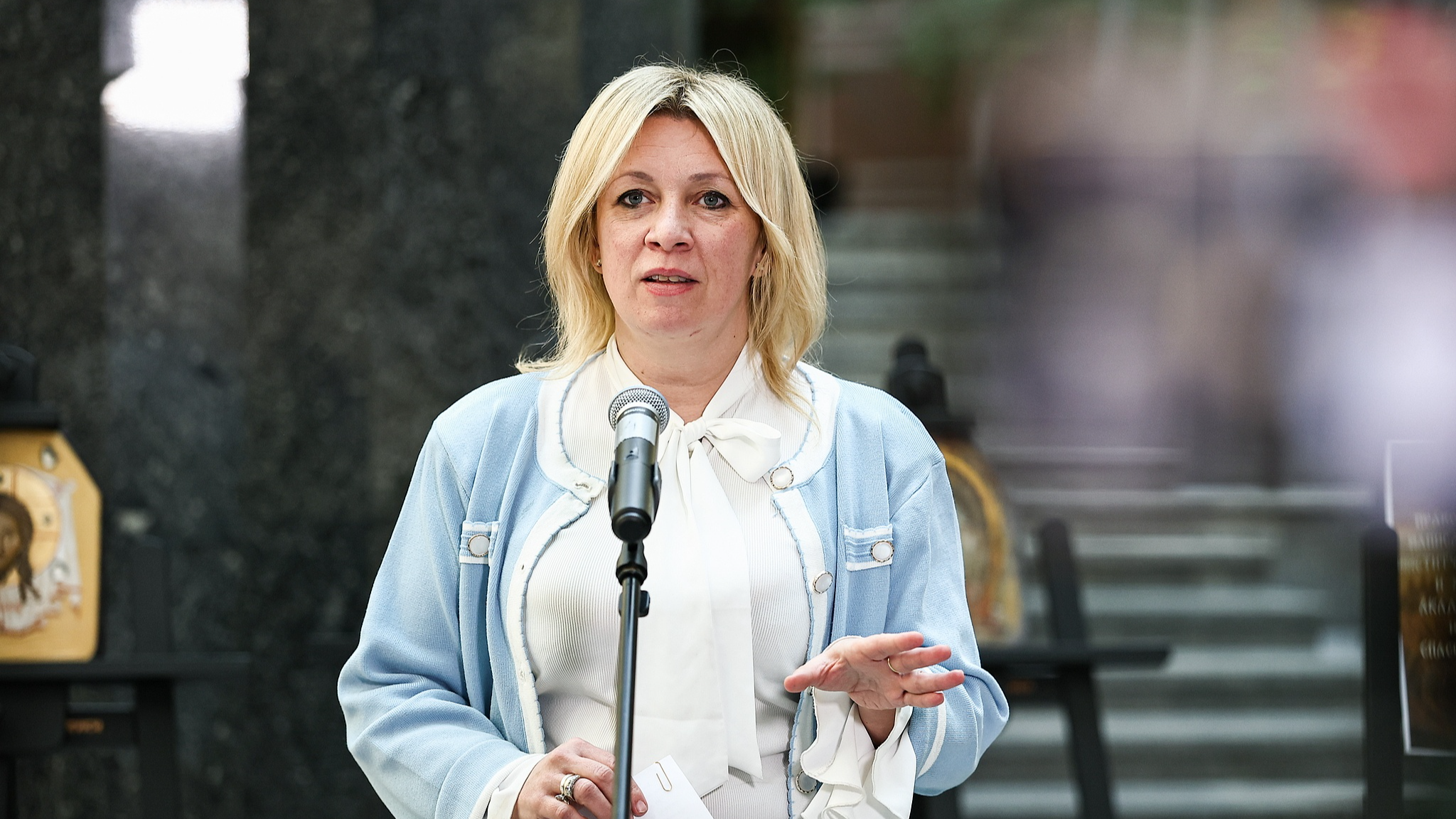 La porte-parole du ministère russe des Affaires étrangères, Maria Zakharova, s'exprime lors de l'ouverture d'une exposition d'images orthodoxes, à Moscou, le 22 avril 2026. /VCG