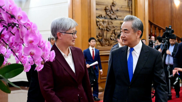 Le ministre chinois des Affaires étrangères Wang Yi, également membre du Bureau politique du Comité central du Parti communiste chinois, rencontre la ministre australienne des Affaires étrangères Penny Wong à Pékin, en Chine, le 29 avril 2026. /Ministère chinois des Affaires étrangères