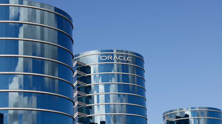 Oracle supprime des milliers d’emplois alors qu&rsquo;il se concentre sur la croissance de l&rsquo;IA