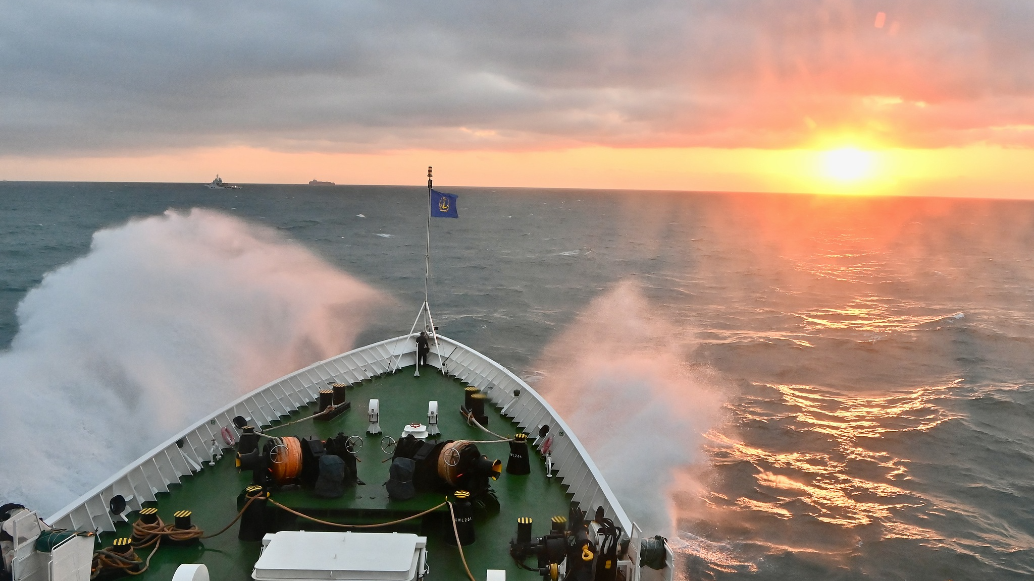 Les autorités chinoises de sécurité maritime effectuent leur premier exercice de recherche et de sauvetage d'urgence autour du haut-fond de Taiwan, le 6 décembre 2025. /CFP