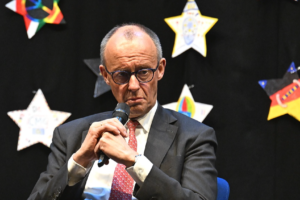 « Sans plan »: Merz critique la stratégie américaine en Iran