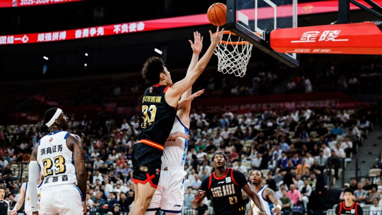 Shenzhen surprend le champion en titre Guangsha pour une huitième victoire consécutive