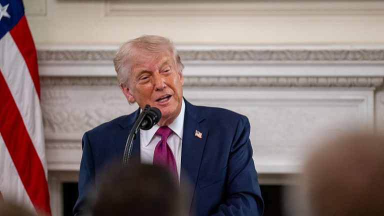 Trump dit qu&rsquo;il n&rsquo;y a « pas de délai » pour mettre fin à la guerre, l&rsquo;Iran s&rsquo;oppose aux blocus